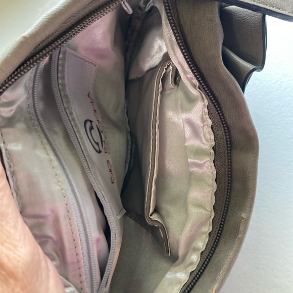 Big Buddha Santa Barbara Flower Design Wristlet - Picture 9 of 9